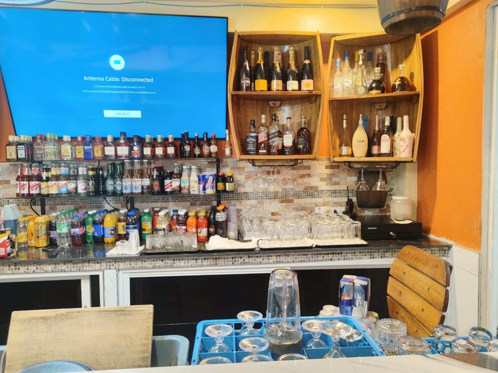 Players Utopia bar counter