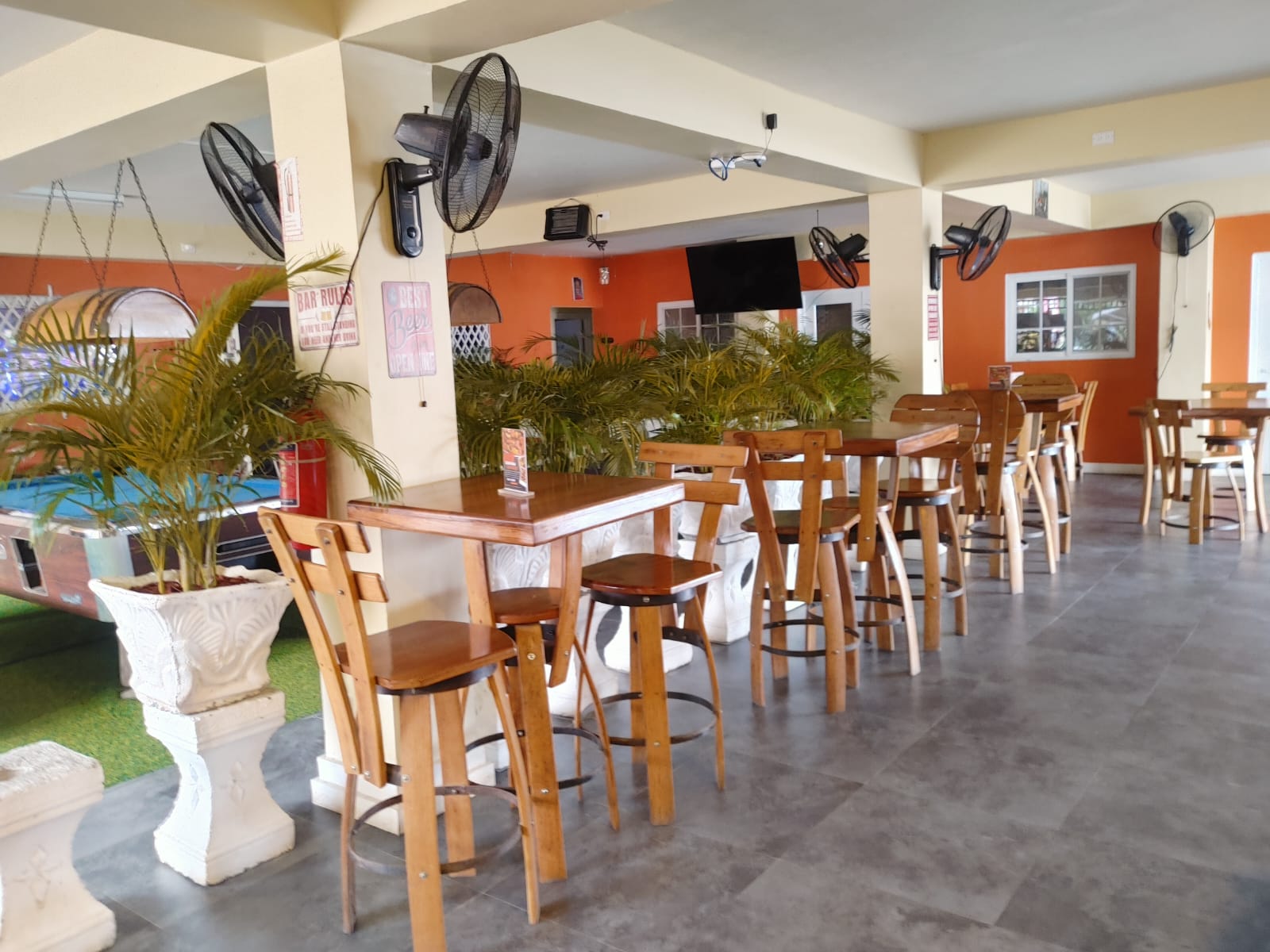 Players Utopia restaurant dining area